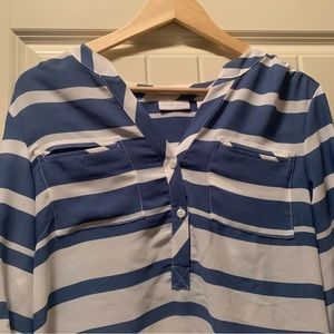 EUC New York and Company Blue and White Blouse/Top, Spring and Summer, Sz Medium